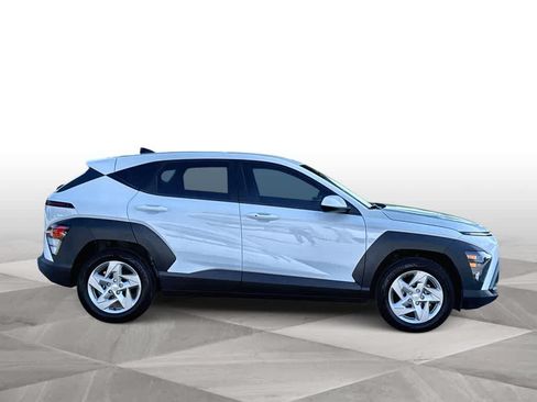 Used 2025 Hyundai Kona SE FWD image 9