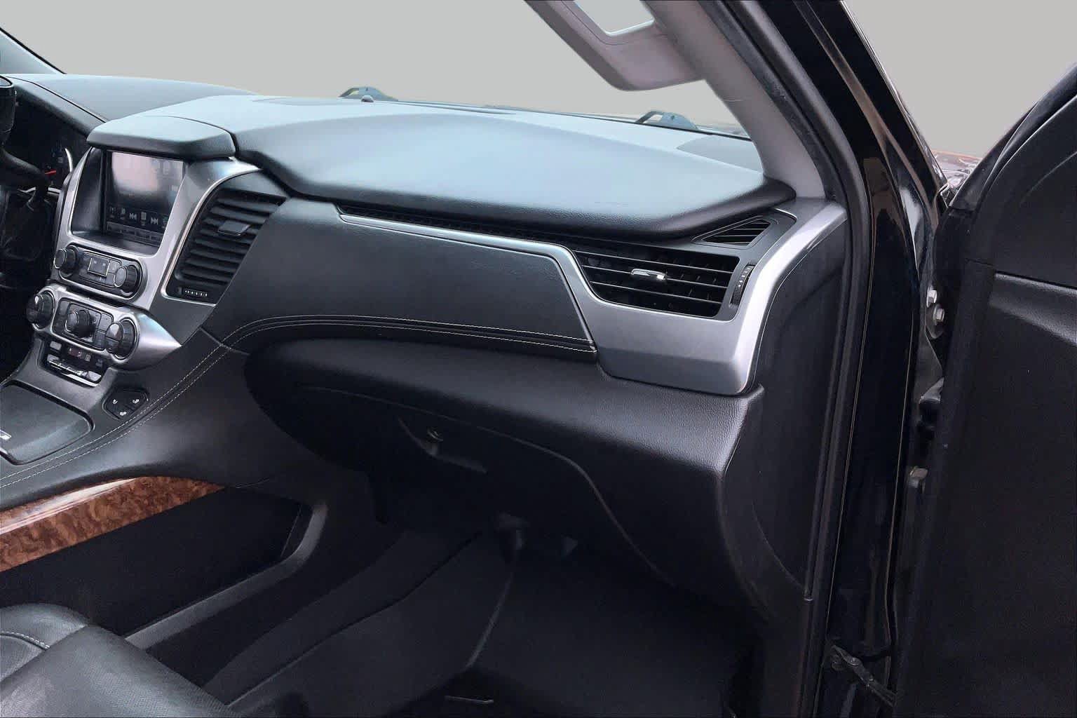 Used 2019 Chevrolet Tahoe Premier AWD/4WD image 17
