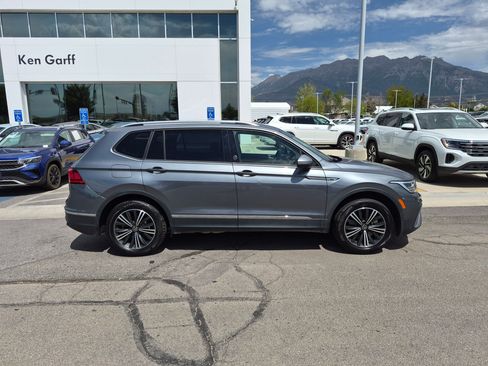 Used 2024 Volkswagen Tiguan Wolfsburg Edition AWD/4WD image 2
