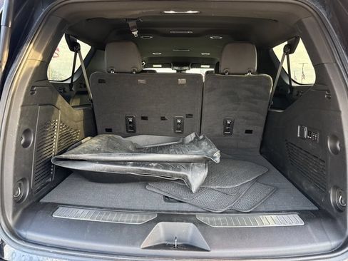 Used 2023 GMC Yukon XL Denali AWD/4WD image 19