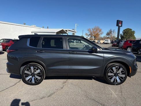 New 2026 Mitsubishi Outlander SE FWD image 8