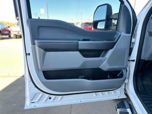 Used 2025 Ford F350 XLT image 22