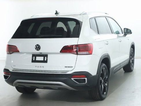 Used 2023 Volkswagen Taos SE w/ Panoramic Sunroof Package FWD image 48