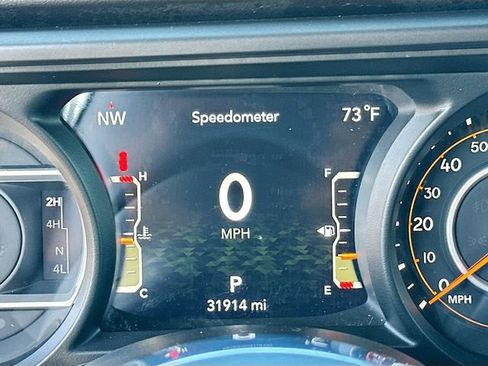 Used 2024 Jeep Wrangler Sahara image 12