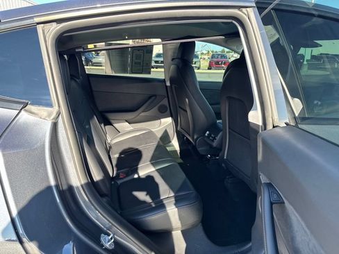 Used 2022 Tesla Model Y Performance AWD/4WD image 35