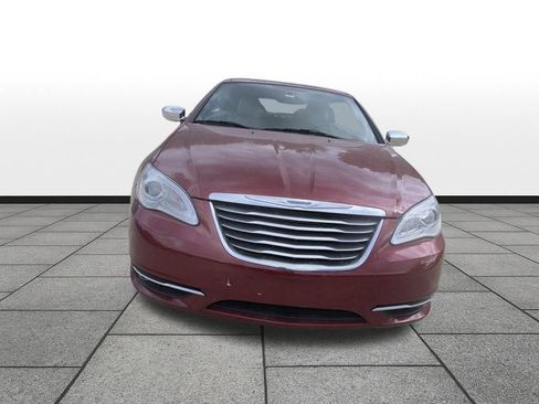 Used 2011 Chrysler 200 Limited FWD image 2