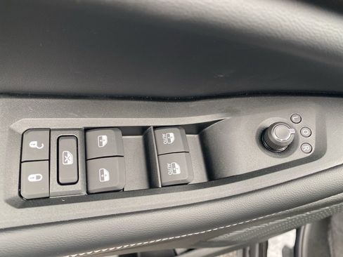 New 2025 Jeep Grand Cherokee Limited w/ Luxury Tech Group II image 10