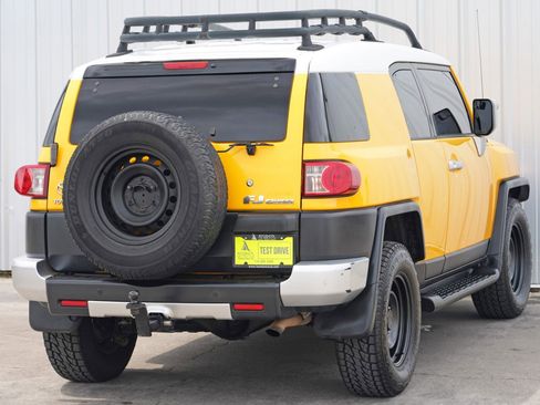 Used 2007 Toyota FJ Cruiser 4WD image 40