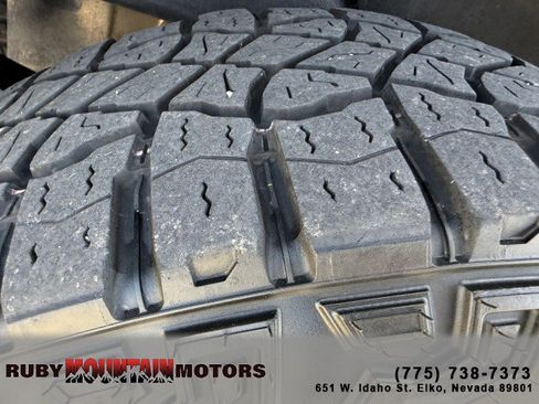 Used 2023 GMC Sierra 1500 AT4 w/ Technology Package AWD/4WD image 27