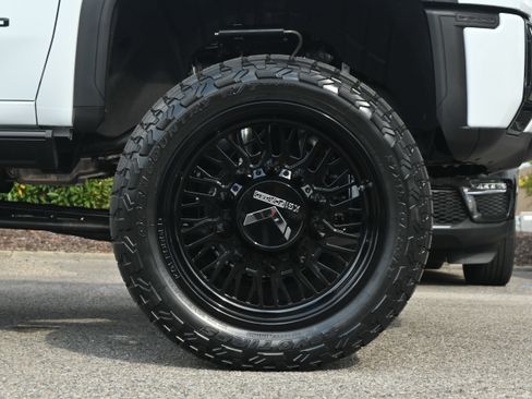 Used 2026 GMC Sierra 3500 Denali Ultimate AWD/4WD image 13