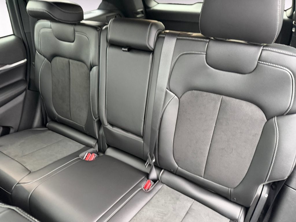 New 2026 Jeep Grand Cherokee Altitude AWD/4WD image 13