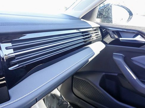 New 2025 Volkswagen Jetta SEL image 21