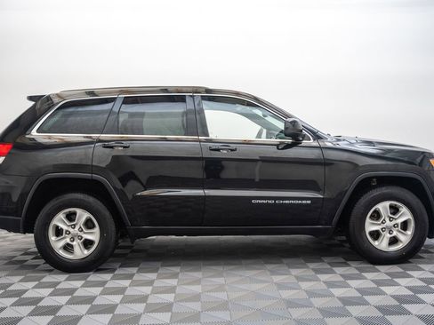 Used 2016 Jeep Grand Cherokee Laredo AWD/4WD image 4