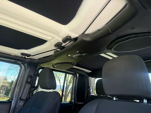 Used 2021 Jeep Gladiator Sport image 19