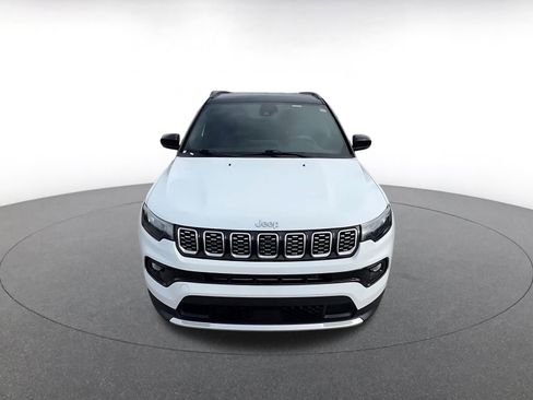 Used 2025 Jeep Compass Limited image 4