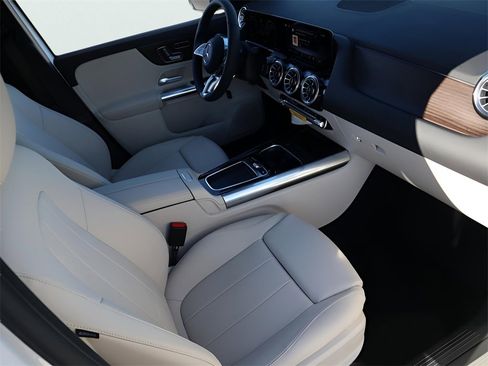New 2026 Mercedes-Benz GLA 250 4MATIC image 15