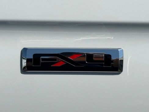 Used 2020 Ford Expedition XLT w/ FX4 Off-Road Package AWD/4WD image 37