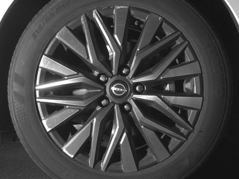 Used 2025 Nissan Altima 2.5 SV image 13