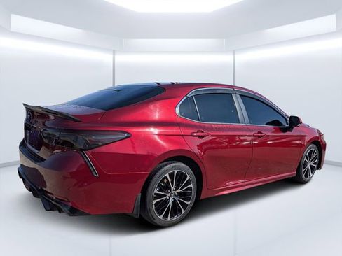 Used 2018 Toyota Camry SE FWD image 3