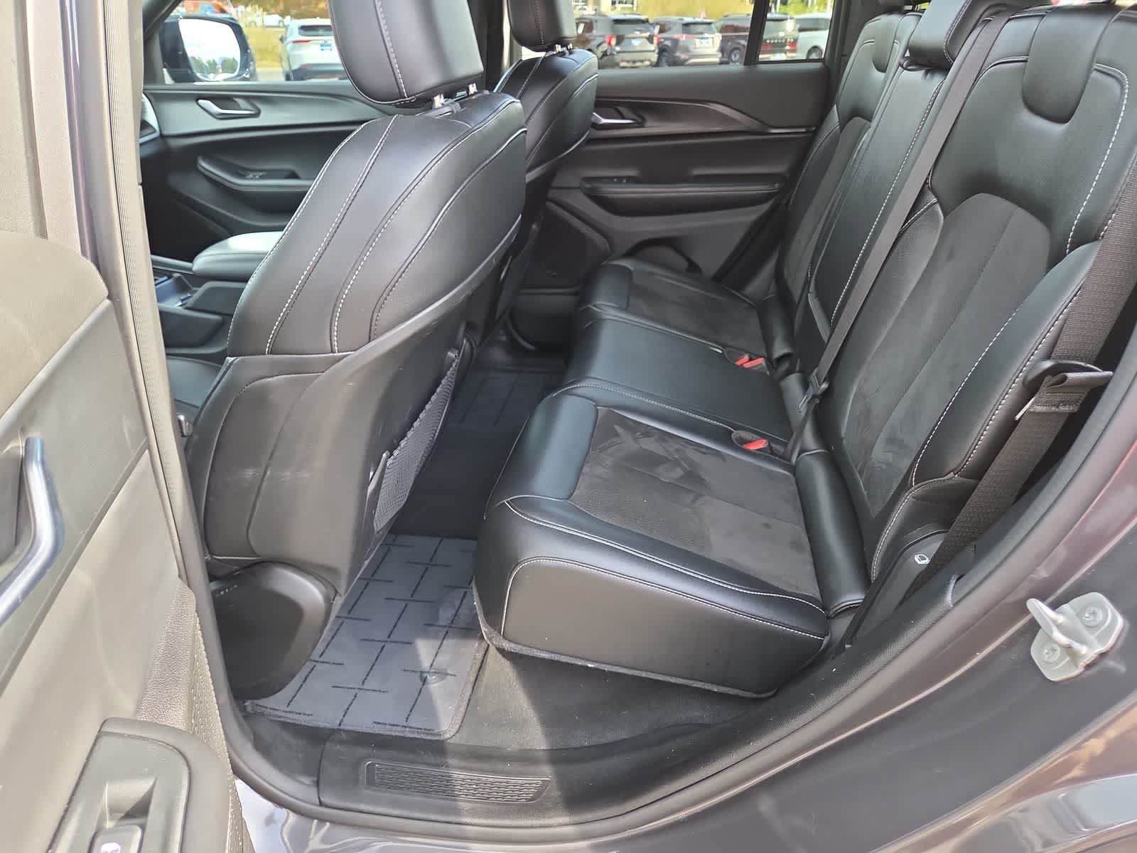 Used 2024 Jeep Grand Cherokee Altitude AWD/4WD image 21