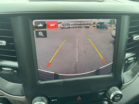 Used 2024 RAM 3500 Tradesman w/ Chrome Appearance Group AWD/4WD image 8