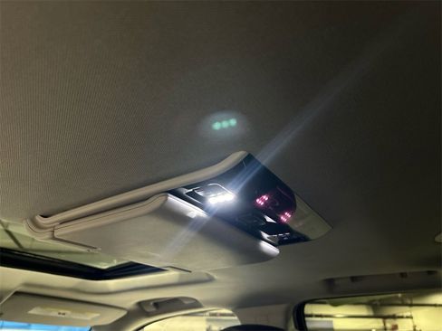 Used 2019 GMC Yukon Denali w/ Denali Ultimate Package image 28