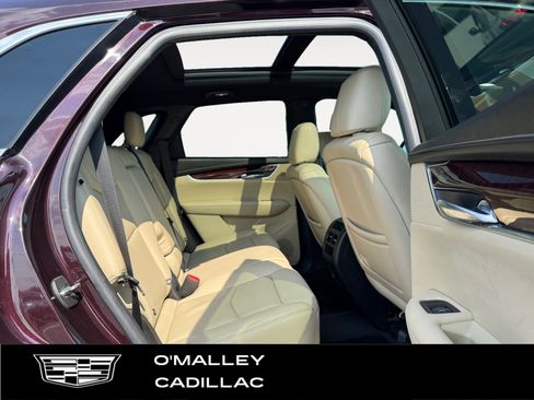 Used 2018 Cadillac XT5 Luxury w/ Driver Awareness Package AWD/4WD image 13