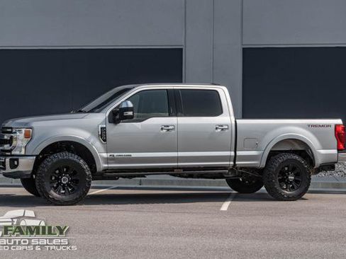 Used 2020 Ford F250 XLT w/ Tremor Off-Road Package AWD/4WD image 3