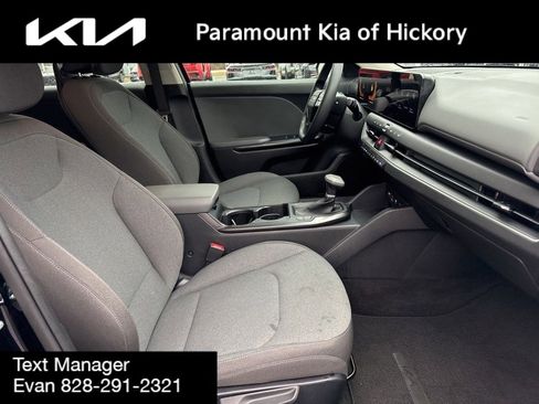 Used 2025 Kia K4 LX image 30