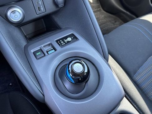 Certified 2024 Nissan Leaf S image 30