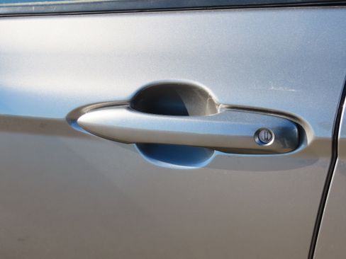 Used 2025 Toyota Camry SE image 19