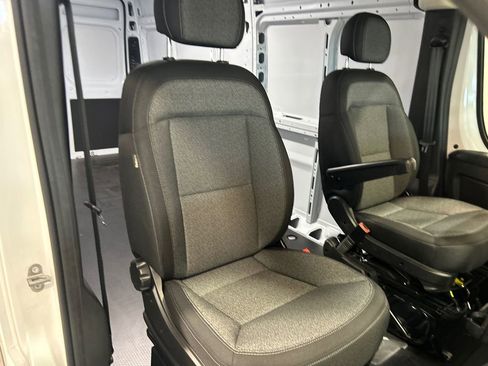 New 2026 RAM ProMaster 2500 w/ Convenience Group FWD image 32