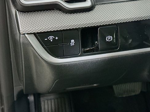 Used 2025 Kia Sportage LX image 16