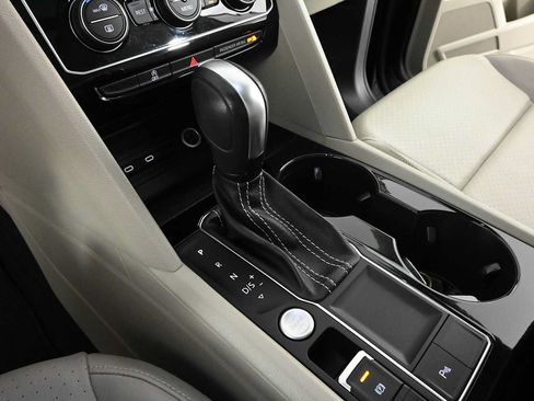 Certified 2023 Volkswagen Atlas SE w/ Panoramic Sunroof Package FWD image 30