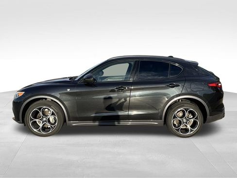 Used 2023 Alfa Romeo Stelvio Ti AWD/4WD image 10