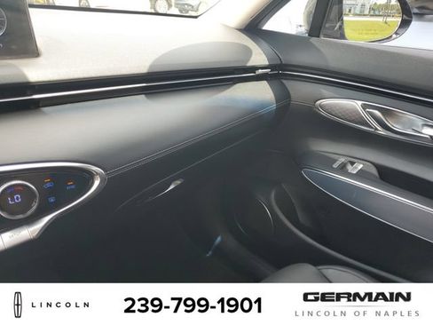 Used 2022 Genesis GV70 2.5T w/ Select Package AWD/4WD image 36