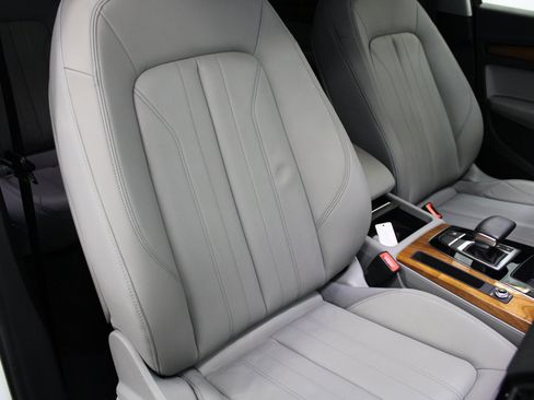 Used 2022 Audi Q5 2.0T Premium w/ Convenience Package image 28