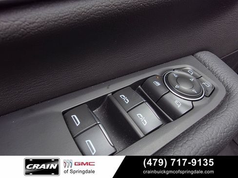 Used 2025 GMC Yukon Denali AWD/4WD image 12