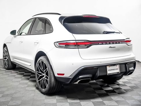Certified 2024 Porsche Macan AWD/4WD image 3