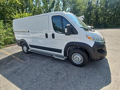 Used 2025 RAM ProMaster 2500 w/ U-Haul Equipment Group FWD image 10