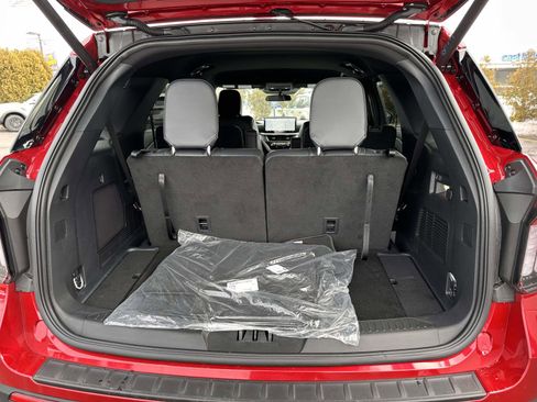 Used 2025 Ford Explorer ST-Line image 8
