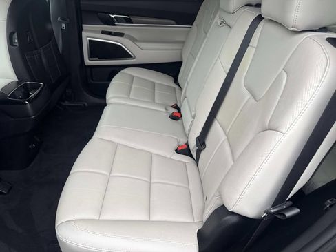 Used 2022 Kia Telluride EX image 14