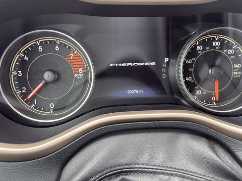 Used 2016 Jeep Cherokee Limited AWD/4WD image 32