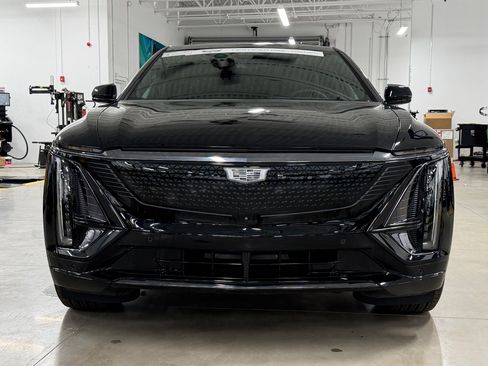 Certified 2024 Cadillac Lyriq Sport RWD image 6
