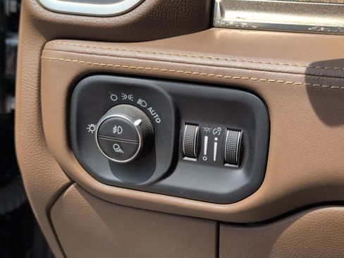 Used 2020 RAM 2500 Limited image 27