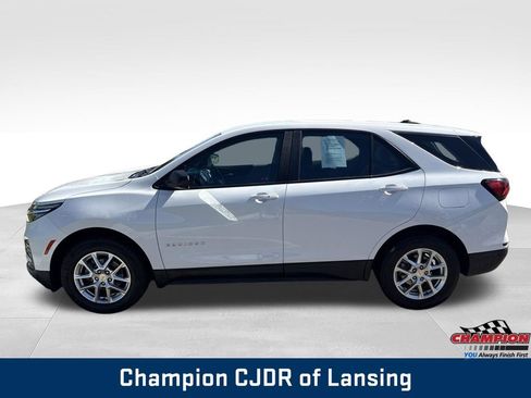 Used 2023 Chevrolet Equinox LS AWD/4WD image 4