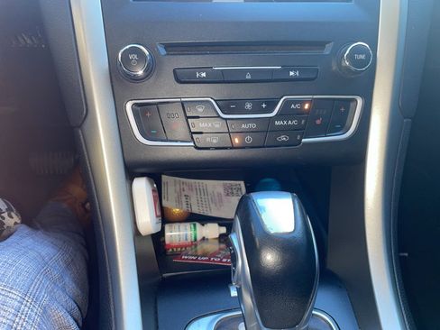 Used 2016 Ford Fusion SE w/ Equipment Group 202A image 5