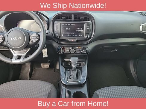 Used 2025 Kia Soul LX w/ LX Technology Package FWD image 10