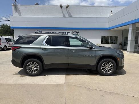 Used 2023 Chevrolet Traverse LT FWD image 11