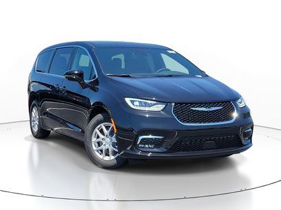 New 2026 Chrysler Pacifica Select